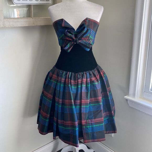 Victor Costa Dresses & Skirts - 𝅺victor Costa 1990s Vintage Tartan Plaid Black Velvet Cocktail Dress